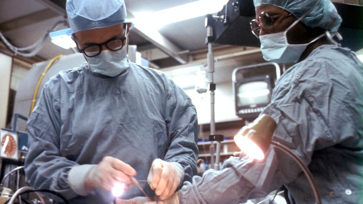 Service Lifecycle Management for Medical Equipment: Maximizing Uptime and Revenue